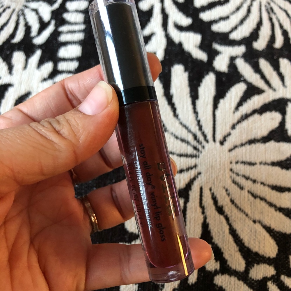 Still Stay All Day Vinyl Lip Gloss - Merlot NIB